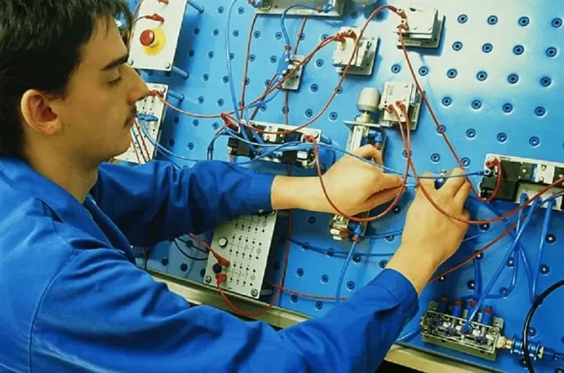 Ремонт и обслуживание телекоммуникационного оборудования и базовых станций в городе Мелитополь